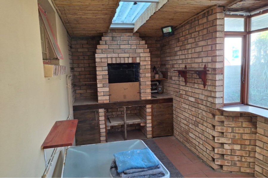 4 Bedroom Property for Sale in Kabega Park Eastern Cape